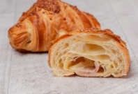 Круассан с ветчиной и сыром, 30шт*105гр , Dessert Fantasy